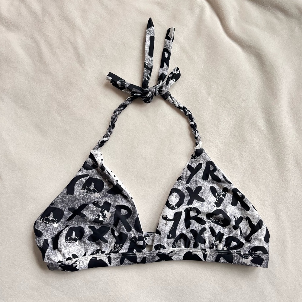 Vintage Y2K Roxy Black and White Bikini Top